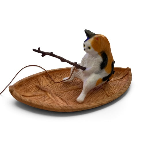 Fischende Katze auf Boot Verschiedene Modelle